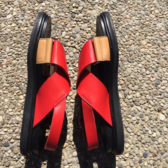 Marni Crossover Fussbett leather sandals red sz 35 - Picture 4 of 8